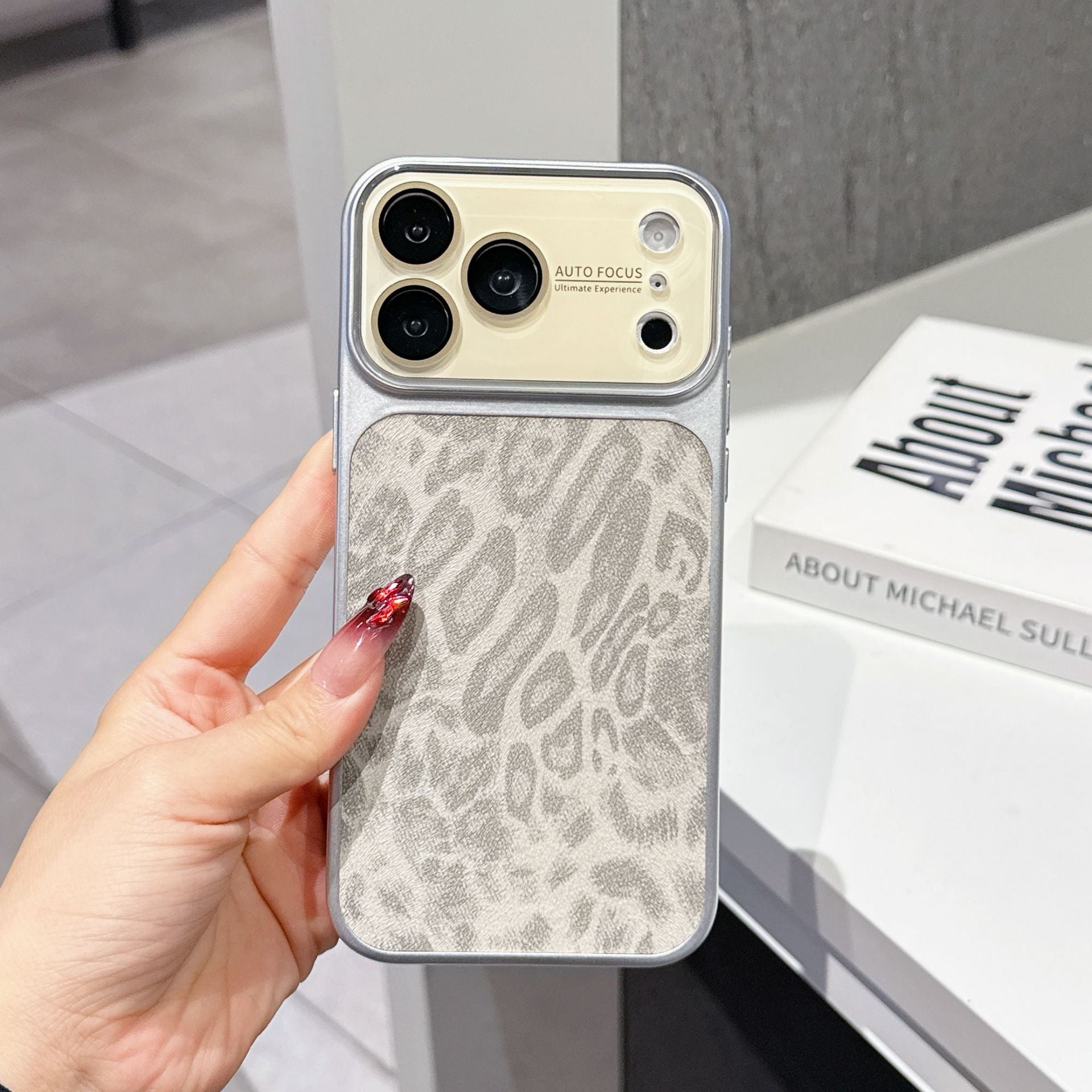 VistaShield Leopard Camera-Cover iPhone Case